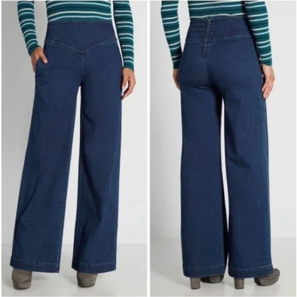 Modcloth Denim - ModCloth Walkin' into the Weekend High Rise Wide Leg Denim Jeans, size 8